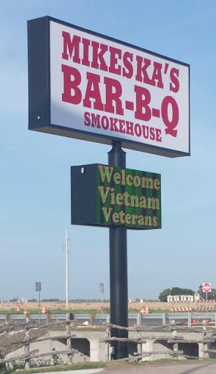 bbqsignpic1